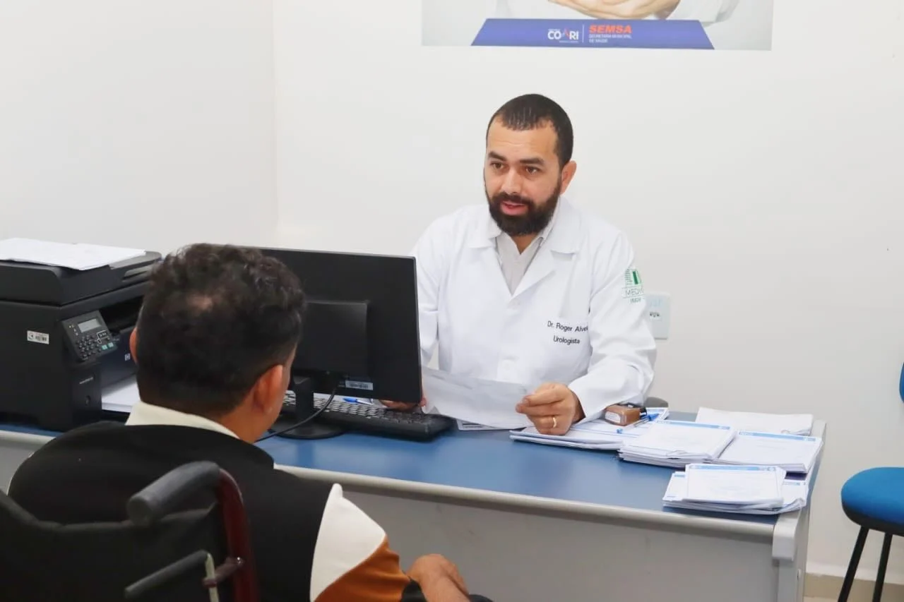 Policlínica de Coari realiza atendimentos com urologista em alusão ao 